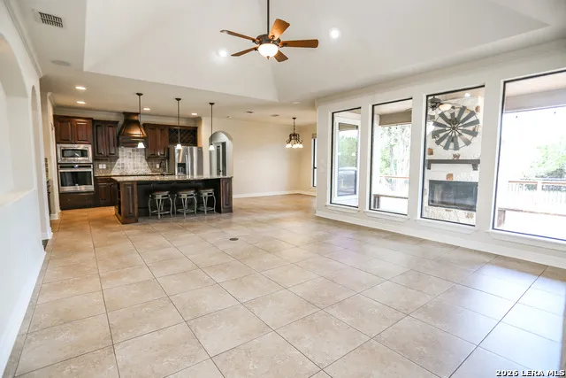 10406 RINDERFARM CT New Braunfels, TX 78132