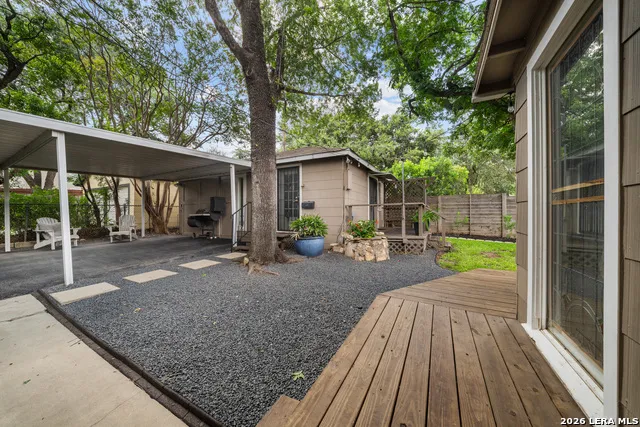 330 W AGARITA AVE San Antonio, TX 78212