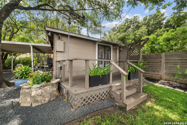 330 W AGARITA AVE San Antonio, TX 78212