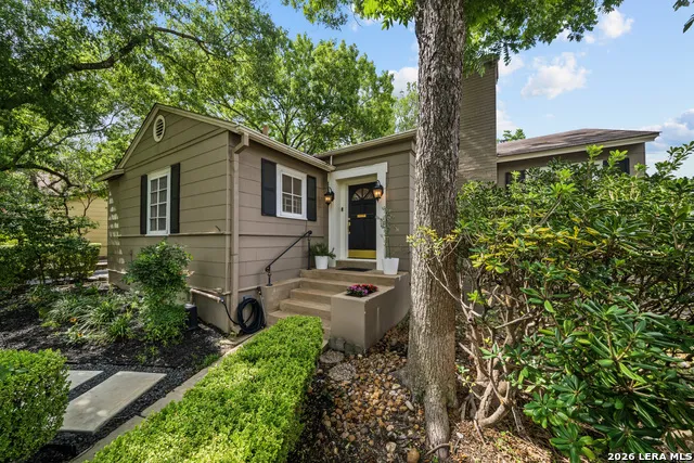 330 W AGARITA AVE San Antonio, TX 78212