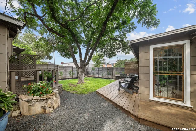 330 W AGARITA AVE San Antonio, TX 78212