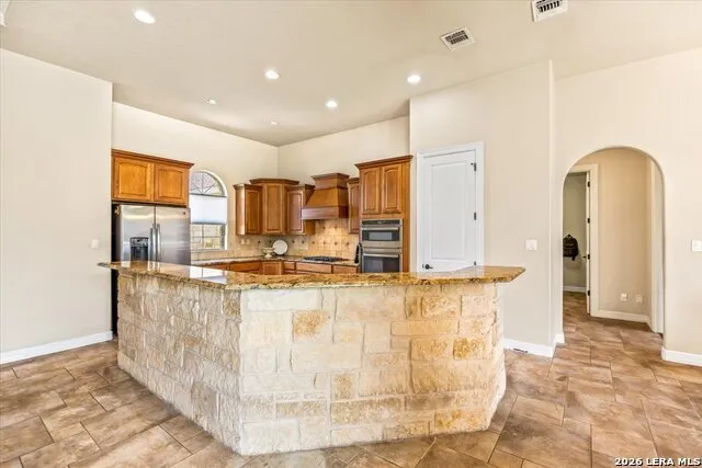 160 ABREGO LAKE DR Floresville, TX 78114