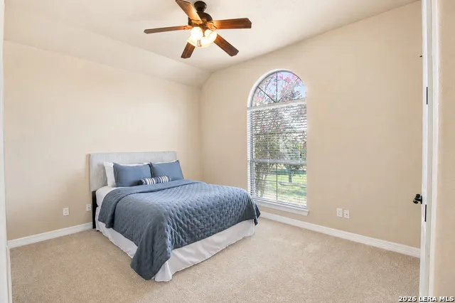 160 ABREGO LAKE DR Floresville, TX 78114
