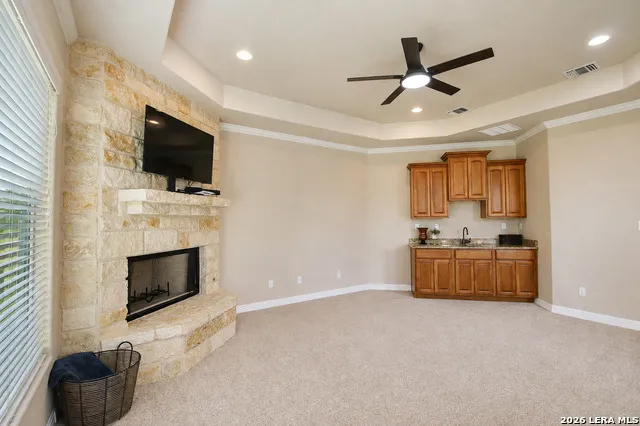 160 ABREGO LAKE DR Floresville, TX 78114