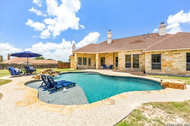 160 ABREGO LAKE DR Floresville, TX 78114