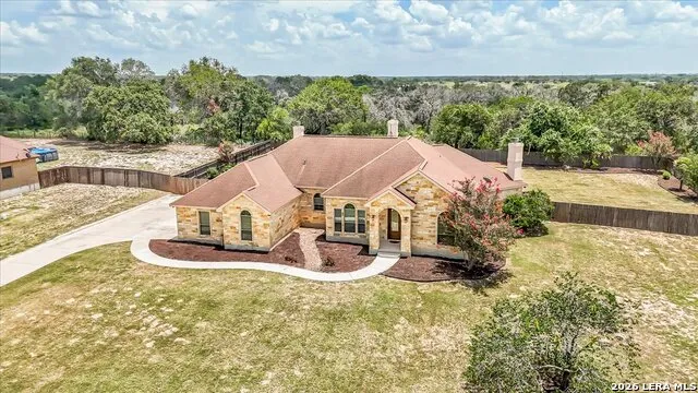 160 ABREGO LAKE DR Floresville, TX 78114