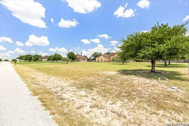160 ABREGO LAKE DR Floresville, TX 78114