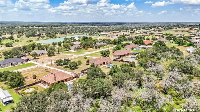 160 ABREGO LAKE DR Floresville, TX 78114