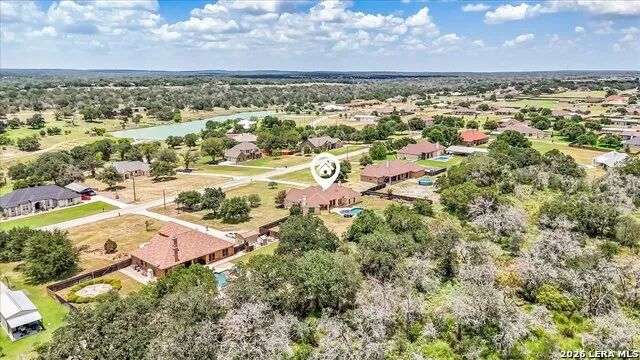 160 ABREGO LAKE DR Floresville, TX 78114