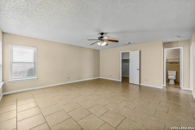 8015 CHESTNUT GATE DR Converse, TX 78109