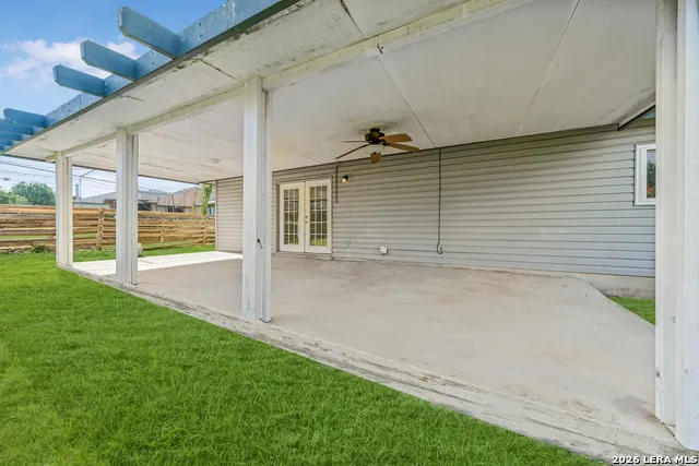 8015 CHESTNUT GATE DR Converse, TX 78109