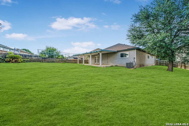 8015 CHESTNUT GATE DR Converse, TX 78109
