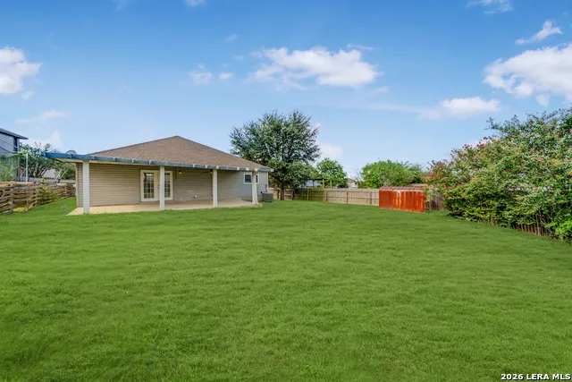 8015 CHESTNUT GATE DR Converse, TX 78109
