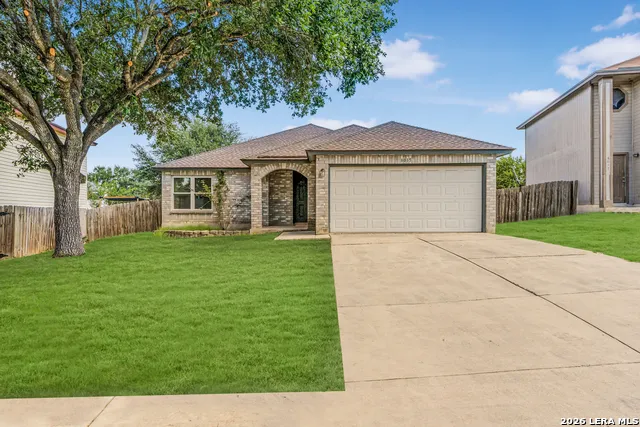 8015 CHESTNUT GATE DR Converse, TX 78109
