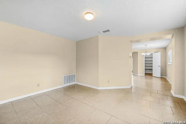 8015 CHESTNUT GATE DR Converse, TX 78109