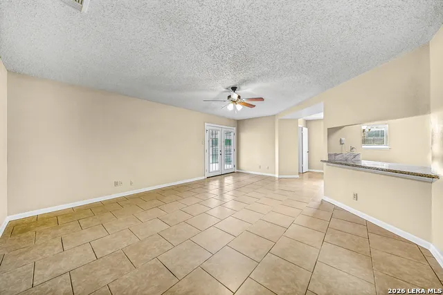 8015 CHESTNUT GATE DR Converse, TX 78109