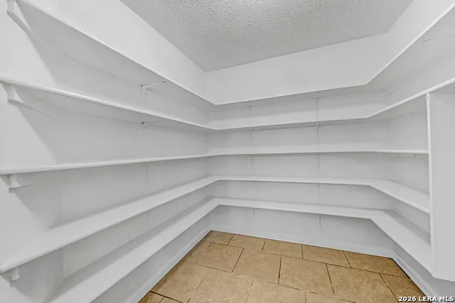 8015 CHESTNUT GATE DR Converse, TX 78109