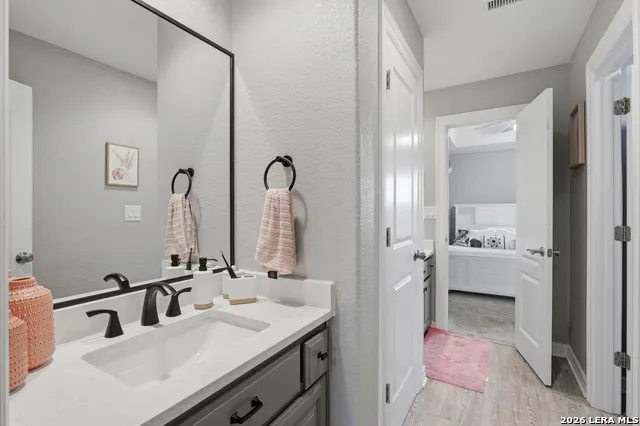 1709 HAVENWOOD BLVD New Braunfels, TX 78132