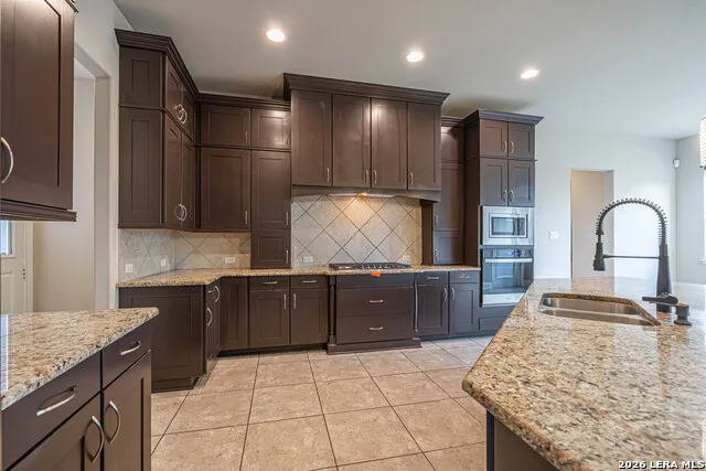 27815 CAZADOR TRL San Antonio, TX 78260