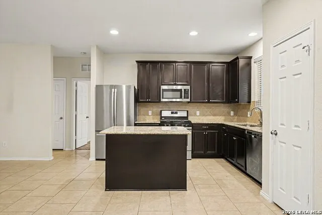 1610 Desert Candle San Antonio, TX 78245