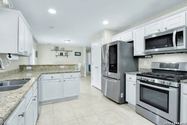 20051 SENIOR RD Von Ormy, TX 78073