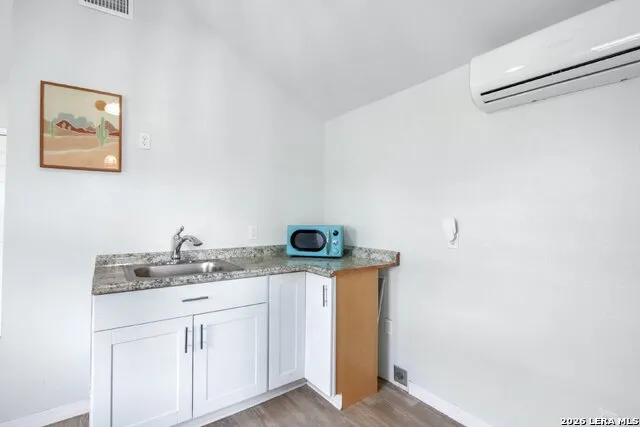 20051 SENIOR RD Von Ormy, TX 78073