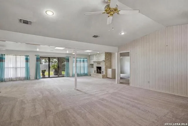 1633 WILLOW CREEK RD Seguin, TX 78155
