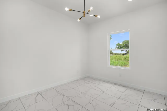 15242 Oak St Lytle, TX 78052