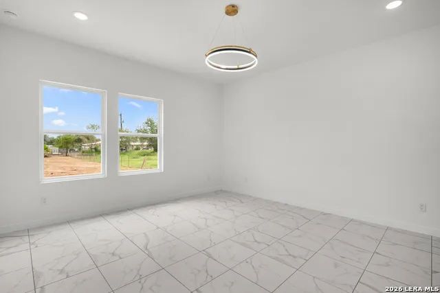 15242 Oak St Lytle, TX 78052