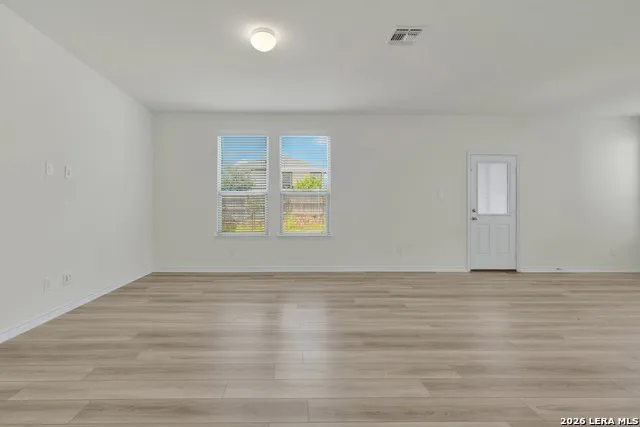 10446 Canard Crest Converse, TX 78109