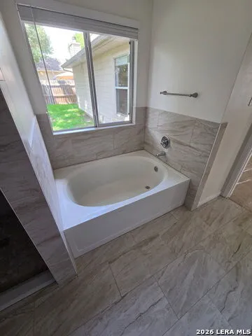 206 STONE CREEK DR Boerne, TX 78006