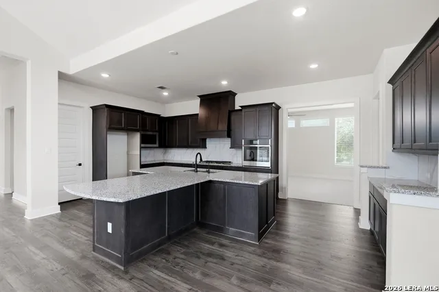 113 Raven Road Castroville, TX 78009