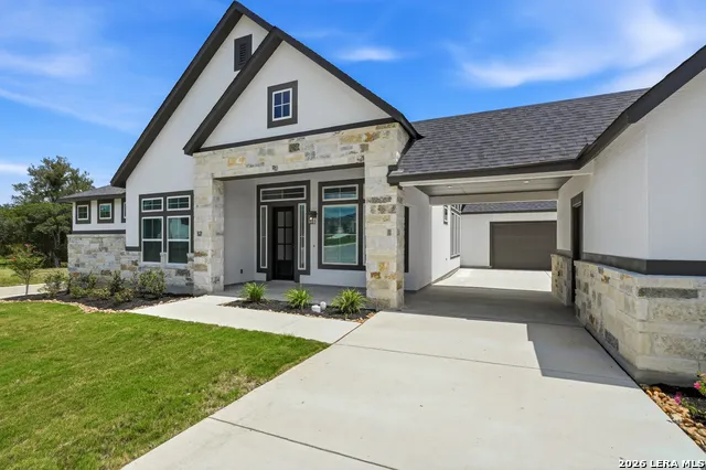 113 Raven Road Castroville, TX 78009