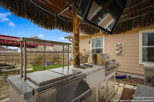8951 Audubon Park Converse, TX 78109