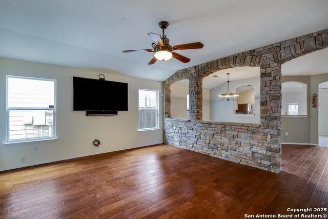8951 Audubon Park Converse, TX 78109