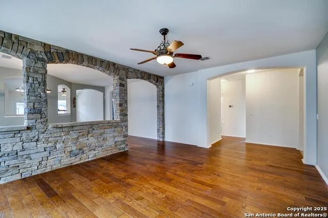 8951 Audubon Park Converse, TX 78109