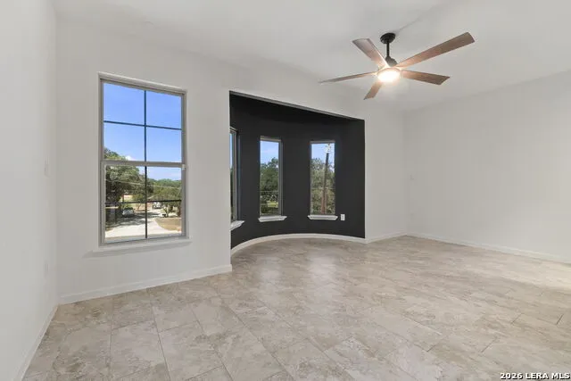 7606 Triple Leaf China Grove, TX 78263