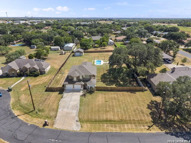 7606 Triple Leaf China Grove, TX 78263