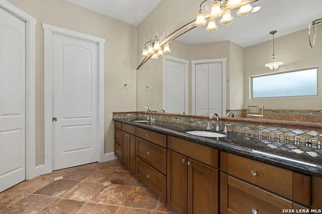 1070 Kings Ranch Bandera, TX 78003