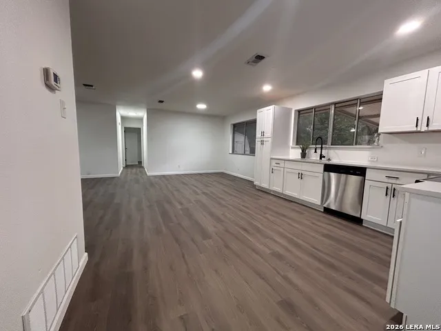 217 ELMWOOD DR Seguin, TX 78155