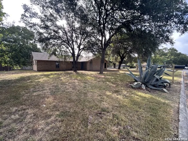 217 ELMWOOD DR Seguin, TX 78155