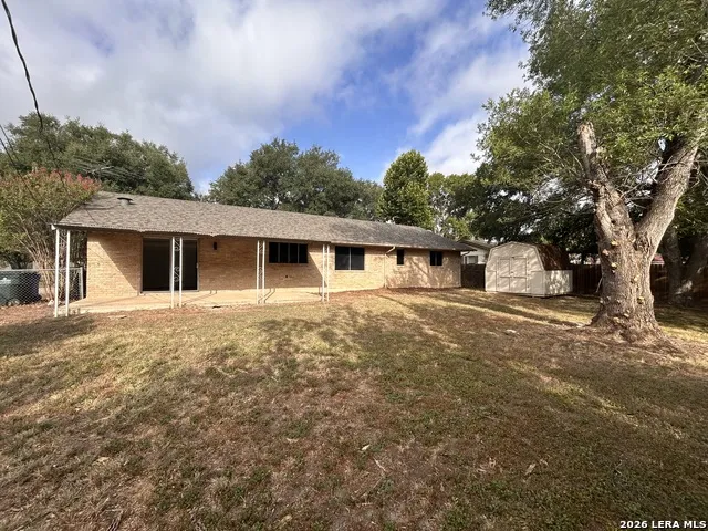 217 ELMWOOD DR Seguin, TX 78155