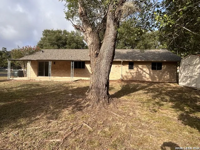 217 ELMWOOD DR Seguin, TX 78155