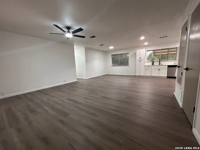 217 ELMWOOD DR Seguin, TX 78155