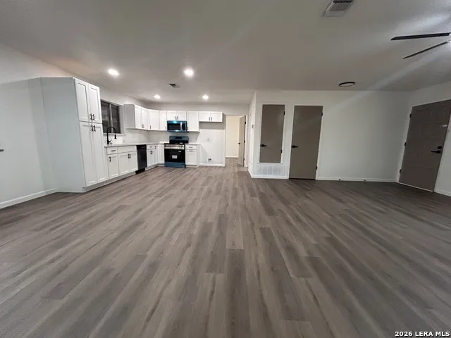217 ELMWOOD DR Seguin, TX 78155