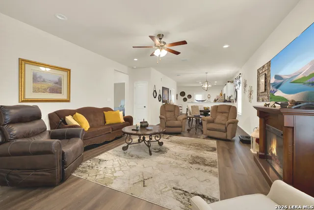 124 LAUREL GRACE LN New Braunfels, TX 78130