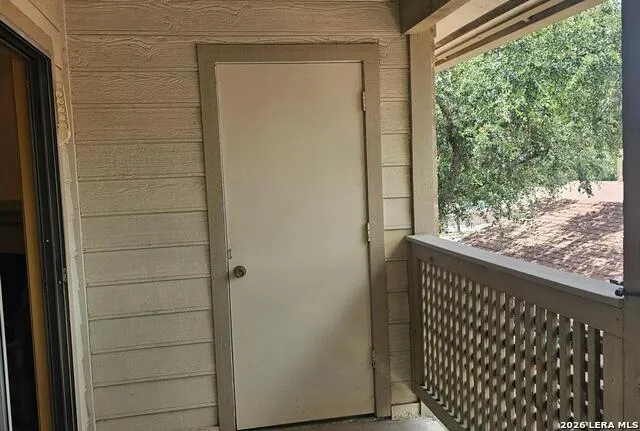 12446 Star crest #404 San Antonio, TX 78216