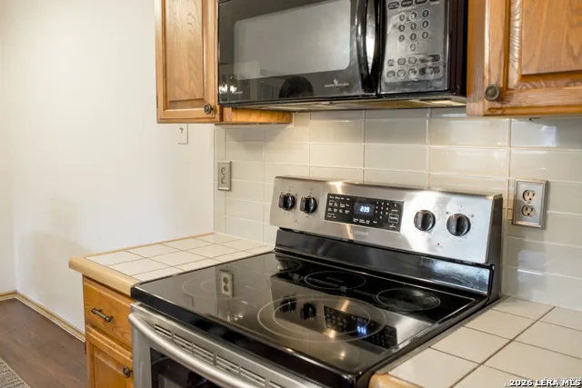 12446 Star crest #404 San Antonio, TX 78216