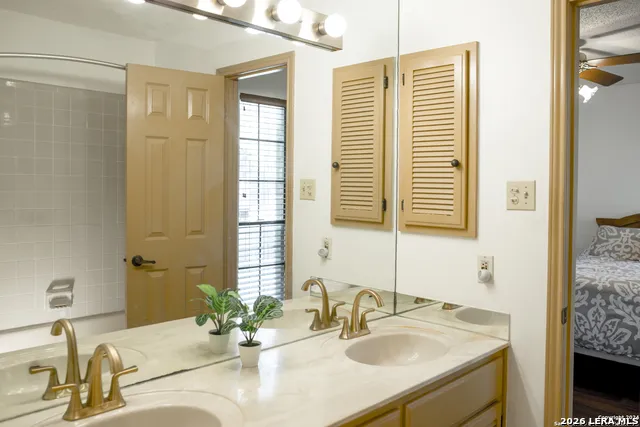 12446 Star crest #404 San Antonio, TX 78216