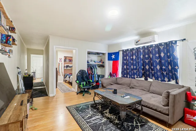 137 BRENNER ST San Antonio, TX 78237